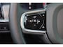 Volvo V90 T6 Recharge AWD Plus Dark - IntelliSafe Assist & Surround - Harman/Kardon audio - 360º Camera - Adaptieve LED koplampen - Verwarmde voorstoelen, stuur & achterbank - Parkeersensoren voor & achter - Elektr. bedienb. voorstoelen met geheugen - Extra getint glas - Elektr. inklapbare trekhaak - 19' LMV
