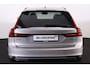 Volvo V90 T6 Recharge AWD Plus Dark - IntelliSafe Assist & Surround - Harman/Kardon audio - 360º Camera - Adaptieve LED koplampen - Verwarmde voorstoelen, stuur & achterbank - Parkeersensoren voor & achter - Elektr. bedienb. voorstoelen met geheugen - Extra getint glas - Elektr. inklapbare trekhaak - 19' LMV