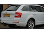 Skoda Octavia Combi 1.4 TSI 150pk DSG Style Businessline Canton Keyless Xenon 17inch LM Trekhaak Stoelverwarming *Complete Skoda* NL auto!