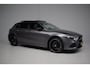 Mercedes-Benz A-klasse 250 e Business Solution AMG Limited MAT GRIJS / ORG.NED / PANORAMADAK / SFEERVERLICHTING / EL.STOELEN