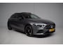 Mercedes-Benz A-klasse 250 e Business Solution AMG Limited MAT GRIJS / ORG.NED / PANORAMADAK / SFEERVERLICHTING / EL.STOELEN