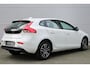 Volvo V40 T2 Automaat Polar+ | Stoelverwarming | Parkeersensoren achter | Volvo on Call | Dealeronderhouden | Navigatie | High perfomance audio | Climate control