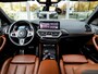 BMW X4 M Competition | BROOKLYN GRAU | SCHUIF/KANTELDAK | HARMAN KARDON AUDIO | STUUR + STOELVERWARMING | STOELMEMORY | 360 CAMERA | 21 INCH | APPLE-CARPLAY | HEAD-UP DISPLAY |