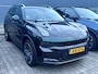 Lynk & Co 01 1.5 Plug-In Hybrid 193kW/262pk DCT7 PANORAMADAK + PILOT ASSIST + SPORTSTOELEN + STOELVERWARMING + BLIS + ADAPT.CRUISE + LANE ASSIST + INFINITY AUDIO + 360 CAMERA + KEYLESS ENTRY&GO + PRIVACY GLASS + PARKSENSOREN + 20" LM-VELGEN!!