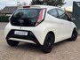 Toyota Aygo 1.0 VVT-i x-play SPECIAL ED AIRCO CAMERA GR.SCHERM MF STUUR 98DKM