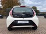 Toyota Aygo 1.0 VVT-i x-play SPECIAL ED AIRCO CAMERA GR.SCHERM MF STUUR 98DKM