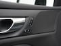 Volvo V60 2.0 T8 Recharge AWD R-Design | Panoramadak | Trekhaak | Camera | Zondag Open!