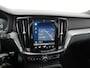 Volvo V60 2.0 T8 Recharge AWD R-Design | Panoramadak | Trekhaak | Camera | Zondag Open!