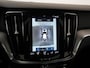 Volvo V60 2.0 T8 Recharge AWD R-Design | Panoramadak | Trekhaak | Camera | Zondag Open!