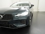 Volvo V60 2.0 T8 Recharge AWD R-Design | Panoramadak | Trekhaak | Camera | Zondag Open!