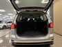 Volkswagen Touran 1.2 TSI Highline R-Line * 1e Eig / 48.169 km + NAP / Camera / Trekhaak / NL Auto *