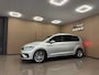Volkswagen Touran 1.2 TSI Highline R-Line * 1e Eig / 48.169 km + NAP / Camera / Trekhaak / NL Auto *