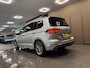 Volkswagen Touran 1.2 TSI Highline R-Line * 1e Eig / 48.169 km + NAP / Camera / Trekhaak / NL Auto *