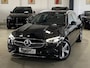 Mercedes-Benz C-klasse Estate 300e T AVANTGARDE ** LED, MBUX+, PANORAMA, TREKH, WINTER- & SPIEGEL-PACK, KEYLESS ** 1e EIG - UNFALLFREI ** ** INFORMEER OOK NAAR ONZE AANTREKKELIJKE FINANCIAL-LEASE TARIEVEN **