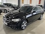 Mercedes-Benz C-klasse Estate 300e T AVANTGARDE ** LED, MBUX+, PANORAMA, TREKH, WINTER- & SPIEGEL-PACK, KEYLESS ** 1e EIG - UNFALLFREI ** ** INFORMEER OOK NAAR ONZE AANTREKKELIJKE FINANCIAL-LEASE TARIEVEN **
