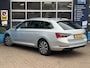 Skoda Superb Combi 1.4 TSI iV Business Edition Plus GRATIS Afleverpakket! | Uitklapbare Trekhaak | Elektrische stoelen + Geheugen |
