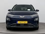 Hyundai Kona Electric EV PREMIUM 64 kWh | 3- FASE | NAVI | CLIMA | CRUISE | CAMERA | HUD | LEDER | STUUR- & STOELVERWARMING | WARMTEPOMP | PRIVACY GLASS | WLTP 481 KM! |
