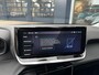 Peugeot 208 Allure 1.2 Turbo 100 PK 6-Bak | LED Koplampen | Facelift Model | Parkeersensoren Rondom | 10'' inch Touch Screen | Draadloze telefoon Navigatie via Apple Car play/ Android Auto | Cruise Control | Rijbaan Bewaking |  Stuurwiel Bediening | Half Lederen Bekleding |