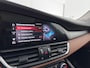 Alfa Romeo Giulia 2.0T Sprint (INCL-BTW) Aut. *PANO | LEATHER-FABRIC | XENON | ADAPTIVE-CRUISE | BLIND-SPOT | SPORTSEATS | CAMERA | NAVI-FULLMAP | DAB+ | SHIFT-PADDLES | PRIVACY-GLASS | LANE-ASSIST | BLINDSPOT | KEYLESS |