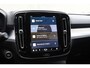 Volvo XC40 B4 211PK Automaat Plus Dark / Navigatie / Adaptive Cruise / Harman Kardon / Stuur- & Stoelverwarming / Elektrische achterklep / Achteruitrijcamera / Trekhaak / Elektrische stoelverst. met geheugen
