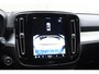 Volvo XC40 B4 211PK Automaat Plus Dark / Navigatie / Adaptive Cruise / Harman Kardon / Stuur- & Stoelverwarming / Elektrische achterklep / Achteruitrijcamera / Trekhaak / Elektrische stoelverst. met geheugen