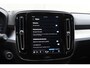 Volvo XC40 B4 211PK Automaat Plus Dark / Navigatie / Adaptive Cruise / Harman Kardon / Stuur- & Stoelverwarming / Elektrische achterklep / Achteruitrijcamera / Trekhaak / Elektrische stoelverst. met geheugen