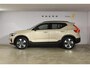 Volvo XC40 B4 211PK Automaat Plus Dark / Navigatie / Adaptive Cruise / Harman Kardon / Stuur- & Stoelverwarming / Elektrische achterklep / Achteruitrijcamera / Trekhaak / Elektrische stoelverst. met geheugen