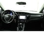 Toyota Auris 1.2T Aspiration | Airco | Achteruitrijcamera | Cruise Control | Navigatie | Trekhaak | 1300 kg Trekgewicht |