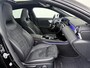 Mercedes-Benz CLA Shooting Brake 250 e AMG-Line SOH 98% | Sfeerverlichting | Panorama-schuifdak | Head-up Display | Distronic Cruise Control | Stoelverwarming Voor | Smartphone Integratie Pakket |