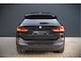BMW X1 xDrive25e eDrive Edition M Sport | Panoramadak | Leer | Head-Up Display | Camera | Shadowline | Keyless | Cruise Control | Navigatie Prof. | Stoelverwarming | Elek. Achterklep | Ambiance Verlichting