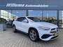 Mercedes-Benz GLA 200 AMG Line Adaptive Cruise Control, Afneembare Trekhaak & Sfeer Verlichting
