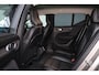 Volvo XC40 T3 GT Inscription - AUTOMAAT - Leder - Harman Kardon - Verwarmbare voorstoelen - Elektr. bedienbare achterklep - Parkeersensoren voor & achter - Parkeercamera achter - Draadloos opladen telefoon - DAB plus - 18' LMV - Climate Control - Cruise Control - Licht- & regensensor