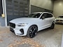 Volvo XC60 T6 Plug-in hybrid Plus Black Edition | FACELIFT | Trekhaak | 360° Camera | Head-Up | Panoramadak | 21 Inch