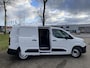 Opel Combo-e Electric L2 50kWh 136pk | ACTIE! | 8 jaar garantie | 3-zits | NAVI | Multimedia | Apple Carplay | Android Auto | Achteruitrijcamera | Parkeersensoren voor en achter | Dode hoek detectie | Surround view | Inklapbare spiegels | Licht- en regensensor | Digital cockpit | Stuurwielbediening | Mistlampen | van €31.858 voor €27.295