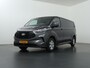 Ford Transit Custom 320 | 2.0 TDCI | L2 H1 | LIMITED | STOELVERWARMING | TREKHAAK | NAVIGATIE | CAMERA | PARKEERSENSOREN | METALLIC | LAADRUIMTE PAKKET | VOORRUITVERWARMING | 2-ZITS | STOEL STOEL | LM VELGEN