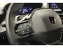 Peugeot 2008 1.2 Hybrid Allure 136 PK | Automaat | Camera | Parkeersensor | Mirror Screen | Adaptive Cruise Control | Navigatie | Getinte ramen | BTW auto | 1e eigenaar