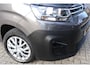 Citroën Berlingo 110 Pk Benzine 5-Persoons *Origineel Navigatie * Cruise Control * Airco * Hoge Zit * DAB Radio * Tevens Apple Car Play / Android Auto voor Maps & Spotify * Vingerhoets; Vierde Generatie Eersteklas Service, al meer dan 100 jaar........