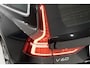 Volvo V60 T6 340PK Automaat Recharge AWD Inscription / Lederen bekleding / Stoel- en stuurverwarming / Harman Kardon / Semi-elektrische trekhaak / Keyless Entry / Elektrische stoelen met geheugen