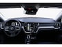 Volvo V60 T6 340PK Automaat Recharge AWD Inscription / Lederen bekleding / Stoel- en stuurverwarming / Harman Kardon / Semi-elektrische trekhaak / Keyless Entry / Elektrische stoelen met geheugen