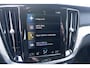 Volvo V60 T6 340PK Automaat Recharge AWD Inscription / Lederen bekleding / Stoel- en stuurverwarming / Harman Kardon / Semi-elektrische trekhaak / Keyless Entry / Elektrische stoelen met geheugen