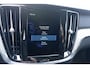 Volvo V60 T6 340PK Automaat Recharge AWD Inscription / Lederen bekleding / Stoel- en stuurverwarming / Harman Kardon / Semi-elektrische trekhaak / Keyless Entry / Elektrische stoelen met geheugen
