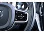 Volvo V60 T6 340PK Automaat Recharge AWD Inscription / Lederen bekleding / Stoel- en stuurverwarming / Harman Kardon / Semi-elektrische trekhaak / Keyless Entry / Elektrische stoelen met geheugen