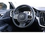 Volvo V60 T6 340PK Automaat Recharge AWD Inscription / Lederen bekleding / Stoel- en stuurverwarming / Harman Kardon / Semi-elektrische trekhaak / Keyless Entry / Elektrische stoelen met geheugen