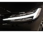 Volvo V60 T6 340PK Automaat Recharge AWD Inscription / Lederen bekleding / Stoel- en stuurverwarming / Harman Kardon / Semi-elektrische trekhaak / Keyless Entry / Elektrische stoelen met geheugen