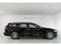 Volvo V60 T6 340PK Automaat Recharge AWD Inscription / Lederen bekleding / Stoel- en stuurverwarming / Harman Kardon / Semi-elektrische trekhaak / Keyless Entry / Elektrische stoelen met geheugen
