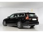 Volvo V60 T6 340PK Automaat Recharge AWD Inscription / Lederen bekleding / Stoel- en stuurverwarming / Harman Kardon / Semi-elektrische trekhaak / Keyless Entry / Elektrische stoelen met geheugen