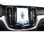 Volvo XC60 T6 350PK Automaat Plug-in Hybrid AWD Ultra Dark / Navigatie / Luchtvering / 360 Camera / Adaptieve Cruise Control / Stuurverwarming / Stoelverwarming v+a / Elektr. Achterklep / Schuifdak / Trekhaak