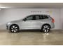 Volvo XC60 T6 350PK Automaat Plug-in Hybrid AWD Ultra Dark / Navigatie / Luchtvering / 360 Camera / Adaptieve Cruise Control / Stuurverwarming / Stoelverwarming v+a / Elektr. Achterklep / Schuifdak / Trekhaak