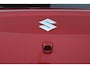 Suzuki Swift 1.2 Select Smart Hybrid | Stoelverwarming | Grootscherm Navigatie | Draadloos Apple Carplay | Bi- tone parelmoer Rood | Parkeersensoren Achter | Keyless Entry |