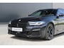 BMW 5-Serie Touring 530d M-Sport - Trekhaak - Pano - Laser - HUD - 360 Camera - Keyless - Sportstoelen - H&K - Fabrieksgarantie - Rijklaar